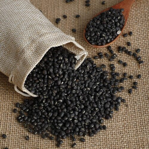 Urad Dal Whole Skinned ORGANIC (500 G)