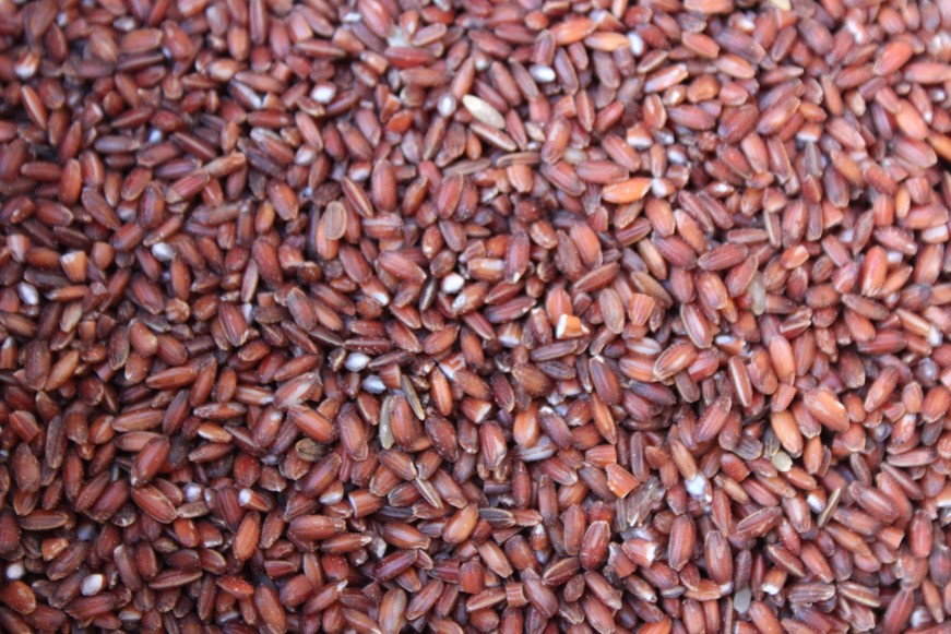 Karunkuruvai Handpounded Red Rice (500 G)